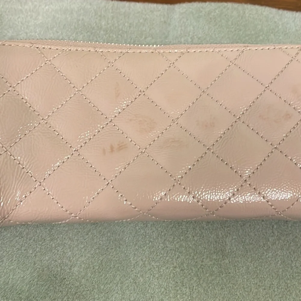 Michael Kors wristlet. Taupe / Tan - Picture 7 of 12